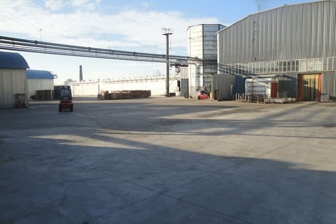 Ворожі дрони влучили по польському заводу у Львові