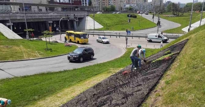 У Києві висадять мегаквітник-панно «Вперед до перемоги»