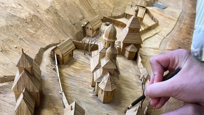 У Музеї Києва відреставрували найцікавіший експонат – макет Київського замку сер. XVI ст.
