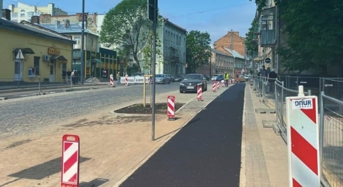 На вулиці Шевченка у Львові облаштували велодоріжку