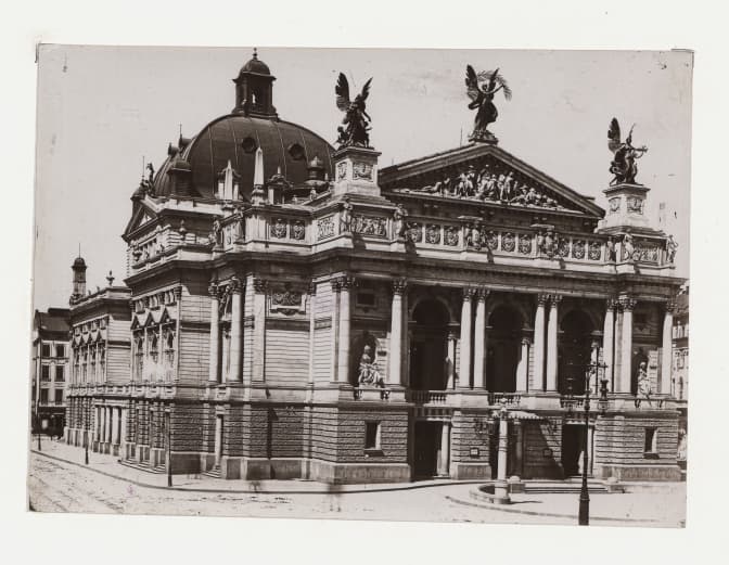 Сьогодні виповнюється 124 роки Львівській опері. Старі фото