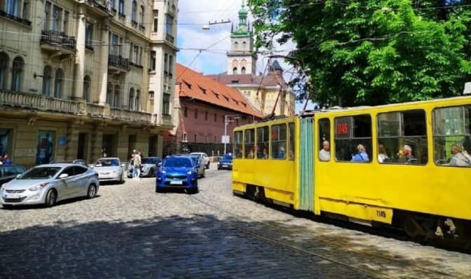 Від сьогодні на одній із центральних вулиць Львова змінять схему руху