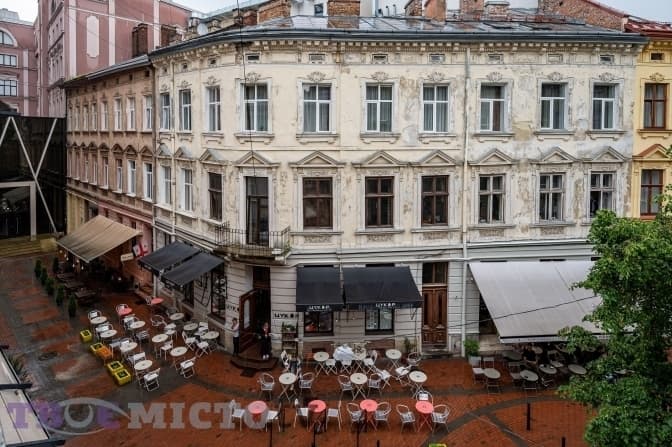 Львівський волонтер отримав відповідь на петицію про обмеження некритичних витрат