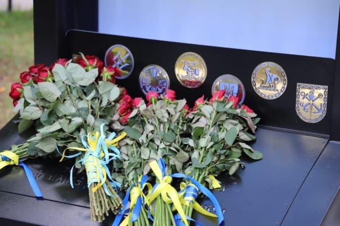 У Києві відкрили пам’ятний знак загиблим воїнам Військово-морських сил України