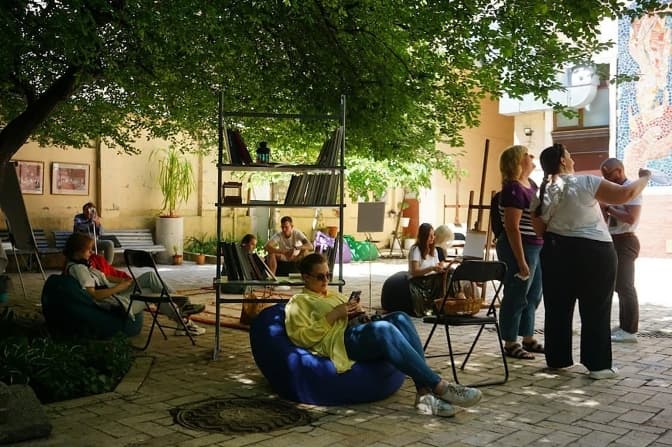 Музей Ханенків у Києві шукає волонтерів та волонтерок на літо