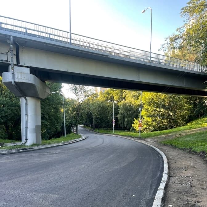 ПАРКОВА  ДОРОГА (ФОТО: КП ШЕУ ПЕЧЕРСЬКОГО РАЙОНУ КК «КИЇВАВТОДОР» / FACEBOOK)