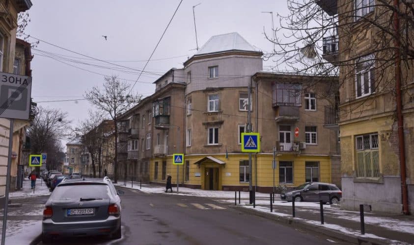 Вул. Олени Степанівни,35а (після відновлення) / ЛМР