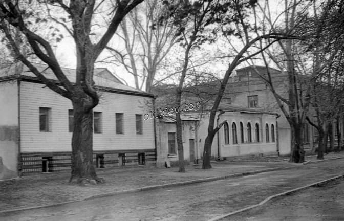 Київрада передала під знос колишню тютюнову фабрику Спіліотті