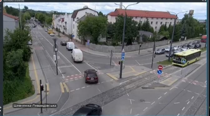 На Шевченка у Львові пробують зменшити затори. Що змінилося