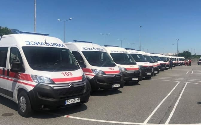 Львівський центр медицини катастроф отримав 57 нових автомобілів «швидкої»