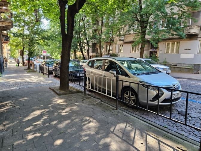 У Львові на 11 локаціях демонтували придорожні огородження