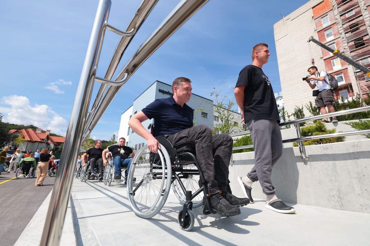 Козицького пересадили на колісне крісло