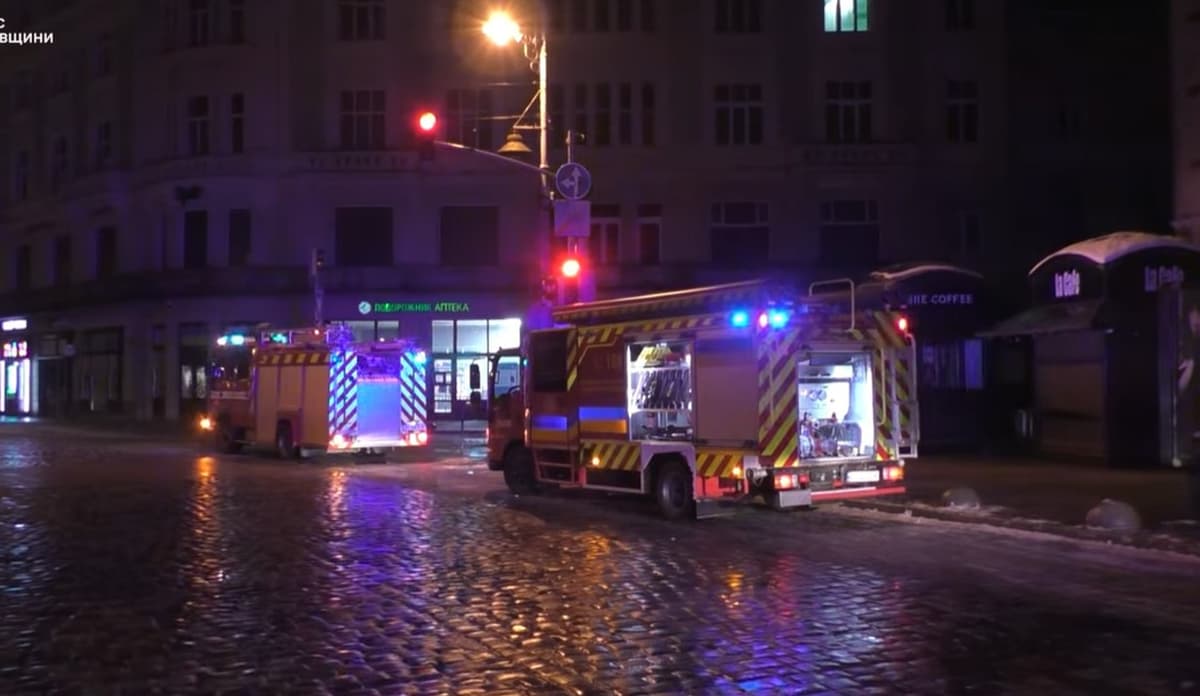 Пожежа у центрі Львова: через електроподовжувач загорілася квартира на проспекті Свободи
