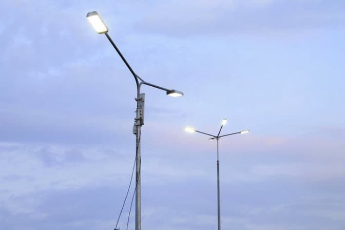 На початку Личаківської замінять вуличне освітлення