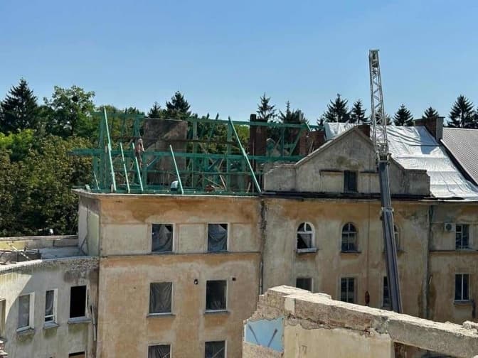 У Львові розпочали відновлення будинків, зруйнованих російськими ракетами