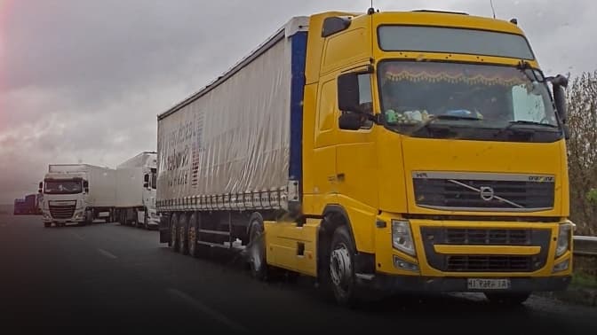 «Українські перевізники як заручники». Репортаж із заблокованого кордону