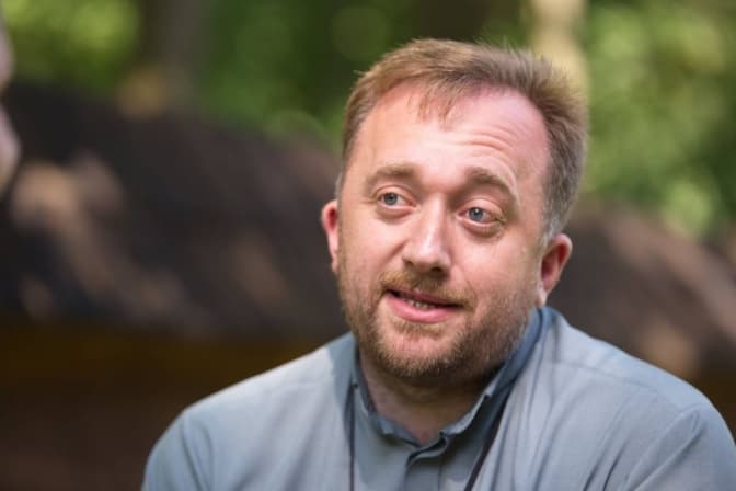 Львівський священник заявив, що шахраї використовують його фото для махінацій