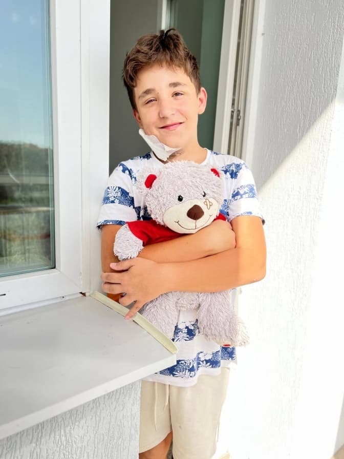 Львівські медики прооперували 12-річного хлопчика, у якого була рідкісна пухлина