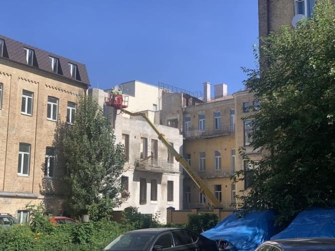 В Києві продовжили розбирати пам’ятку архітектури на Рейтарській