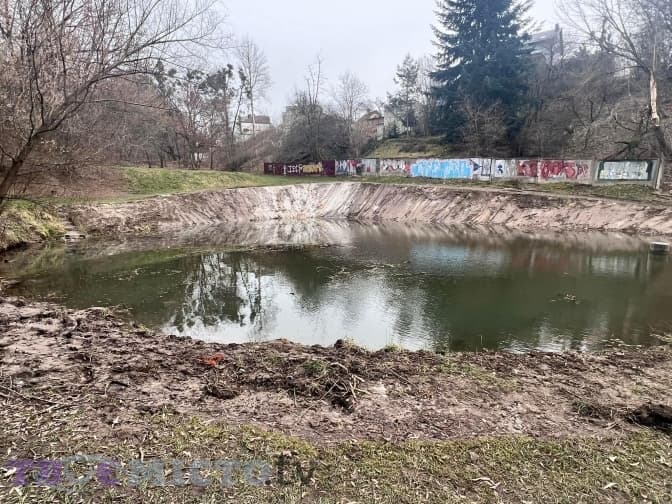 У Львові проводять розслідування щодо очистки озера у Снопківському парку