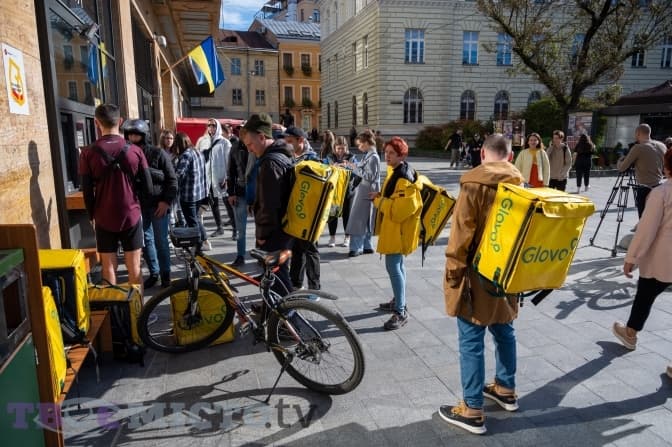 Перший день роботи McDonald's у Львові. Фоторепортаж