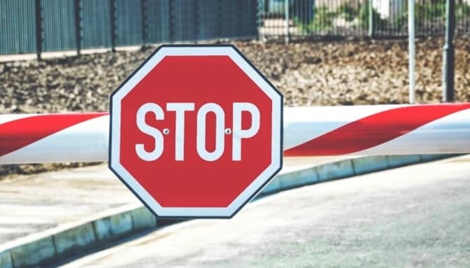 Прикордонники пояснили, хто з чоловіків може виїхати закордон для перевезення гуманітарки