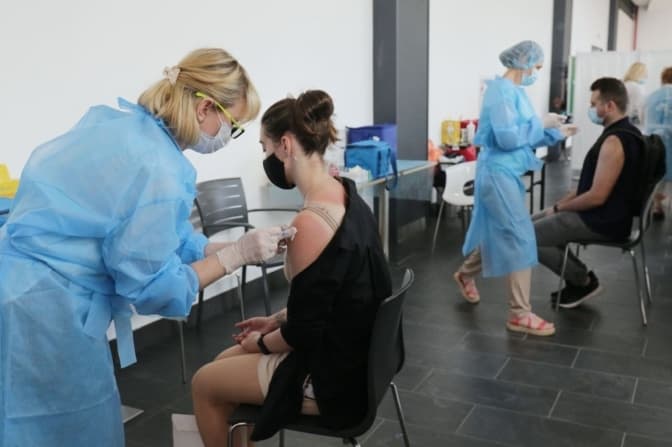 Щоб зупинити Covid-19 на Львівщині, потрібно щодня вакцинувати 25 тисяч людей