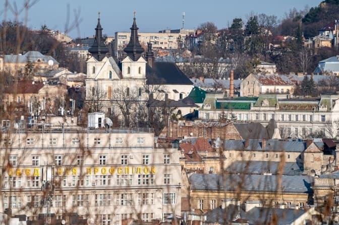 Евакуаційні потяги та ДТП на Львівщині. Головне за добу