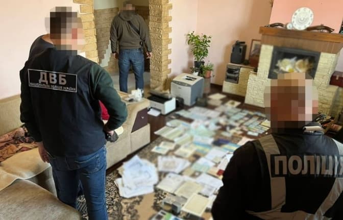 У Львові викрили чоловіка, який підробляв статус інваліда військовозобов'язаним