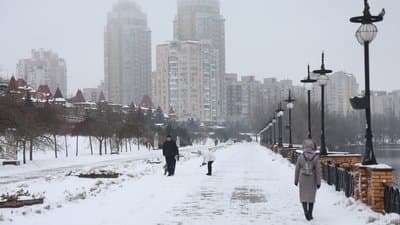 Невелике потепління та сніг: прогноз погоди у Києві на вихідні
