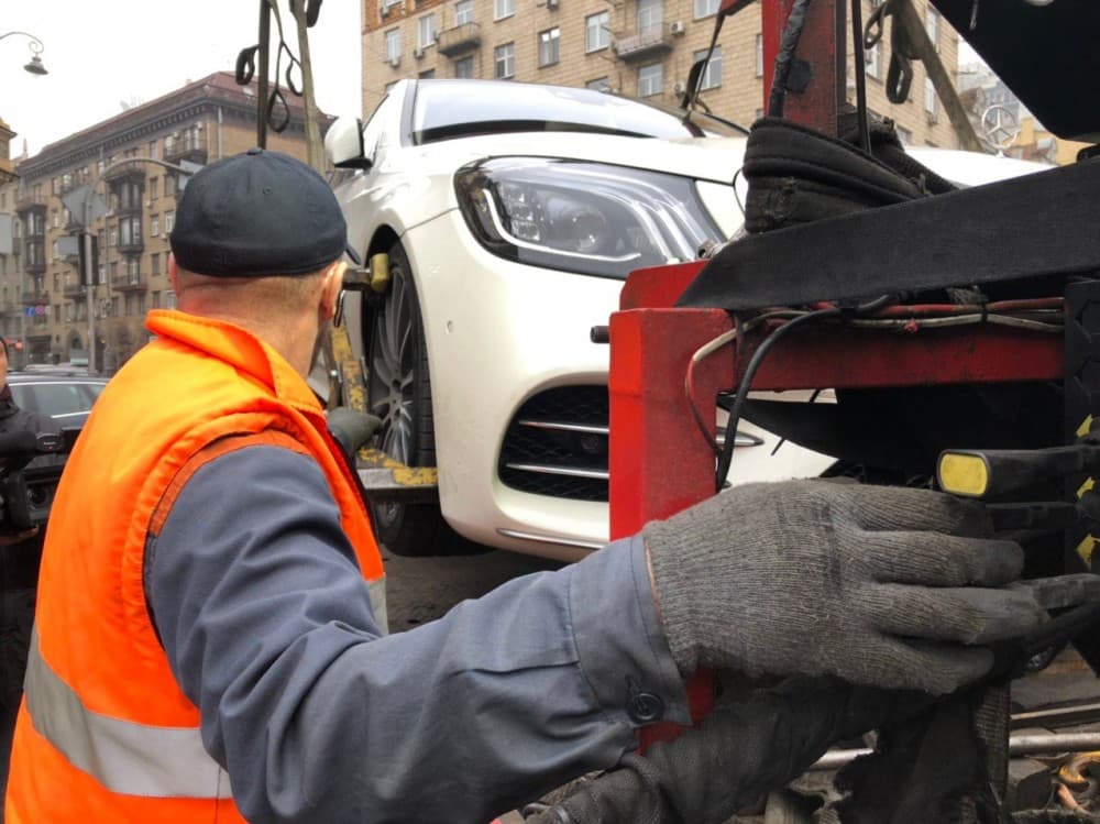 У Києві зросте вартість евакуації авто: деталі