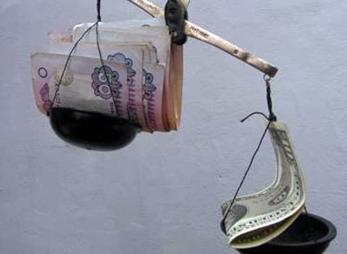 У Мінфіні обіцяють зупинити долар на рівні 11 гривень