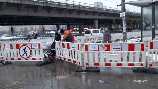В Києві закривають рух на з’їзді з бульвару Міхновського на проспект Лобановського