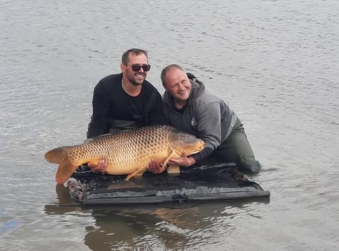 На Львівщині спіймали коропа вагою понад 30 кг