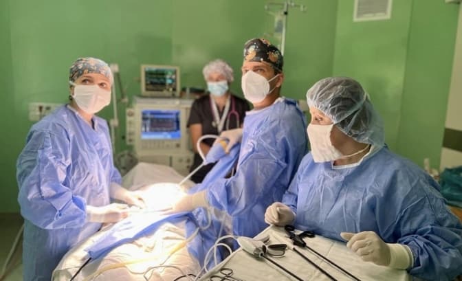 Львівські лікарі врятували 9-річного хлопчика із кісткою у нирці