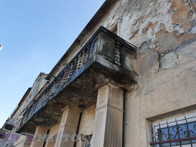 У Львові руйнується історичний будинок на вулиці Городоцькій. Фото, відео