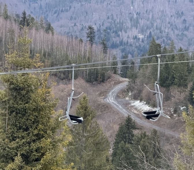 На Львівщині туристка отримала переломи ніг після падіння з підйомника – прокуратура повідомила про підозру