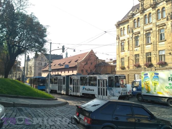 У центрі Львова утворився затор. Фото
