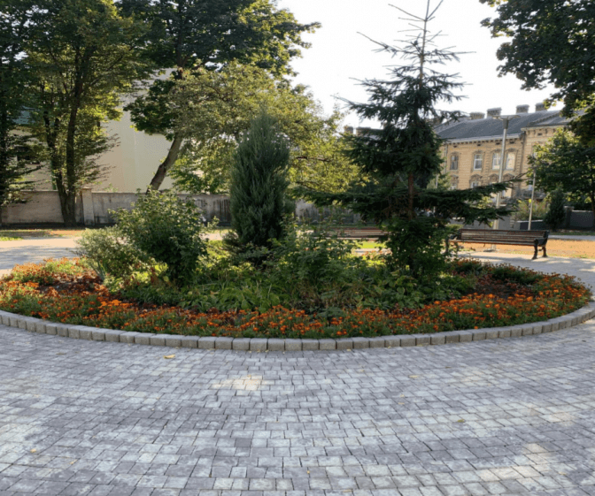 У жовтні у Львові відкриють оновлений сквер на вулиці Марії Заньковецької. Фото