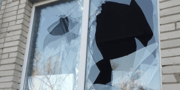 На Дрогобиччині ударною хвилею вибило шибки у школі