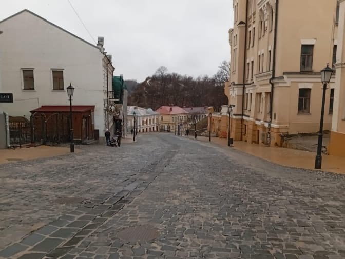 Андріївський узвіз у Києві звільнили від стихійних торговців