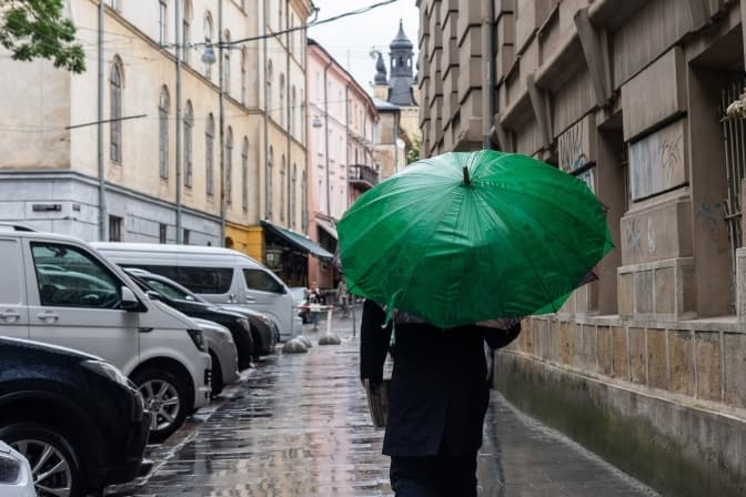 Львів у дощову погоду. Фото дня