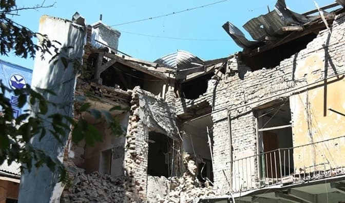 Зруйнований обстрілом будинок у Львові не можливо відновити та у місті облаштують терапевтичний парк. Підсумки доби