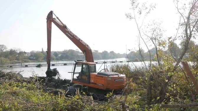 У Білій Церкві розчищають прибережну зону річки Рось