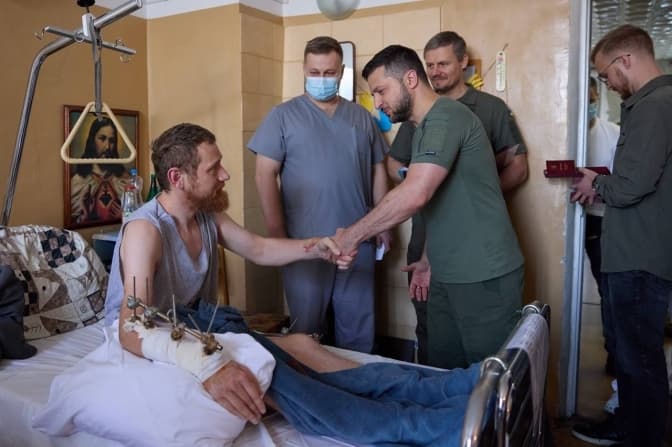 Президент Зеленський на Львівщині відвідав поранених захисників