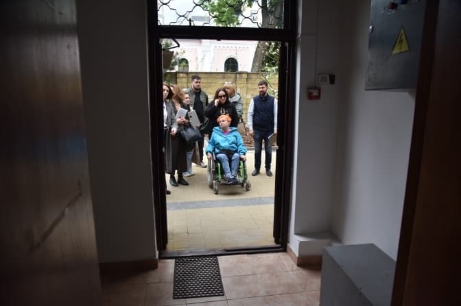 У Львові чотири медзаклади перевірили на доступність