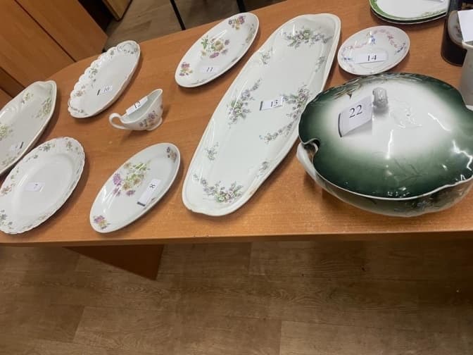 Через кордон на Львівщині намагалися незаконно перевезти посуд, який може становити антикварну цінність