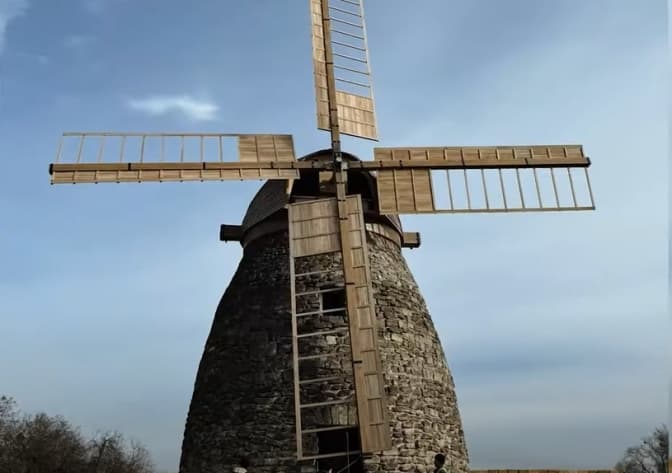 У музеї просто неба в Пирогові відновили вітряк