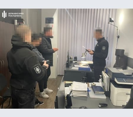 У Києві судитимуть поліцейських за побиття чоловіка біля Голосіївського ТЦК: ДБР передало справу до суду