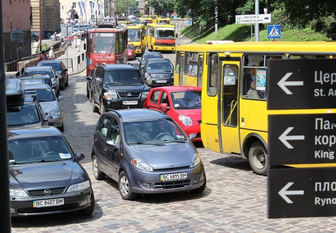 В мера запитали, що у Львові робитимуть із транспортним колапсом – каже «ровер видумувати не будуть»